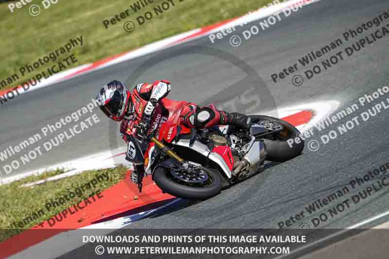 cadwell no limits trackday;cadwell park;cadwell park photographs;cadwell trackday photographs;enduro digital images;event digital images;eventdigitalimages;navarra;no limits trackdays;peter wileman photography;racing digital images;trackday digital images;trackday photos